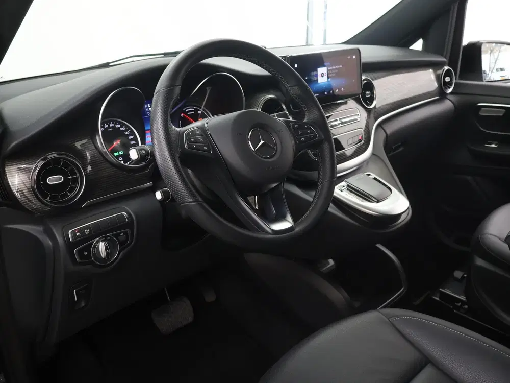 Mercedes-Benz EQV 300 L2 uit 2024, foto 7