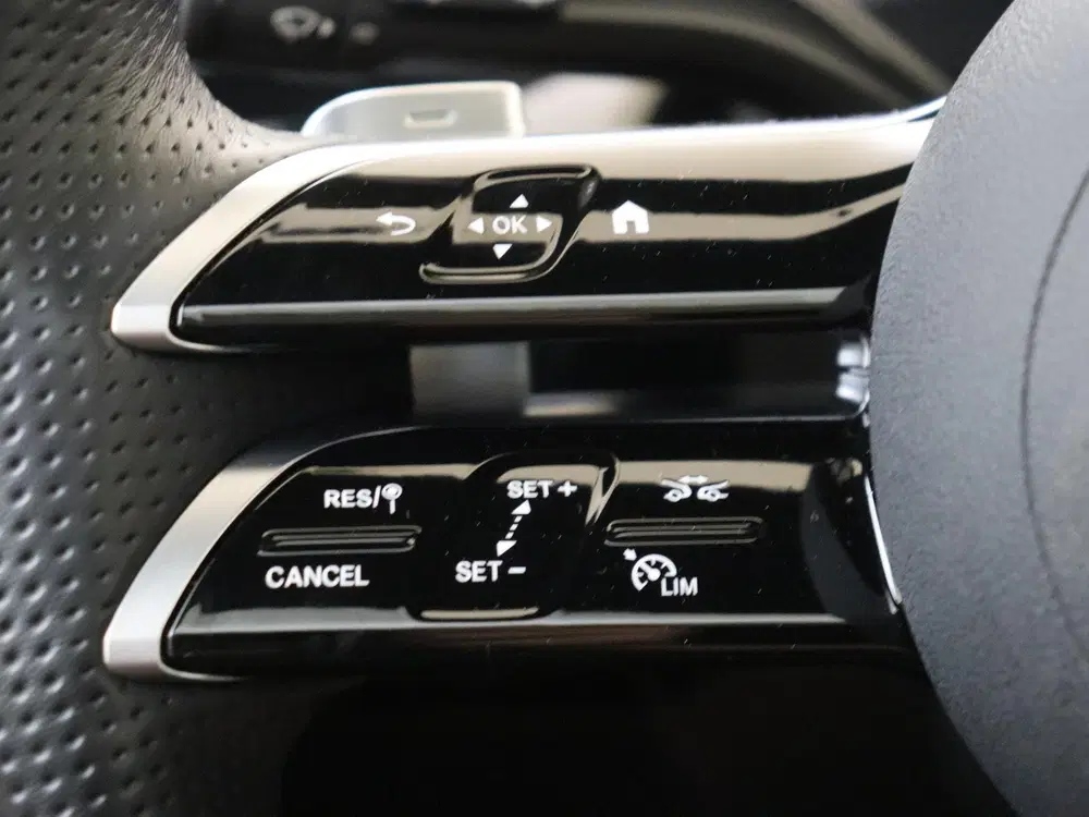 Mercedes-Benz A-Klasse 250 e Business Solution AMG Premium P uit 2025, foto 13