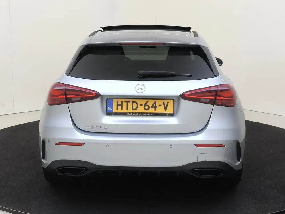 Mercedes-Benz A-Klasse 250 e Business Solution AMG Premium P uit 2025, foto 8