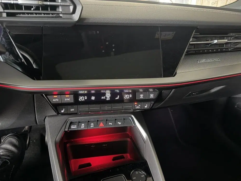 Audi S3 2.0 TFSI Quattro Edition One uit 2022, foto 11