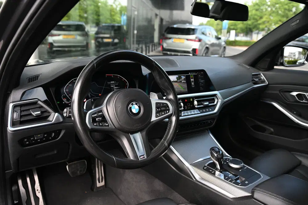 BMW 3-serie 318i High Executive M Sport Automaat uit 2021, foto 4