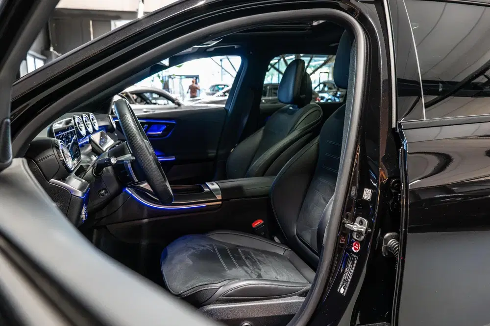 Mercedes-Benz C-Klasse 300 e Star Edition AMG Line Pl uit 2025, foto 3