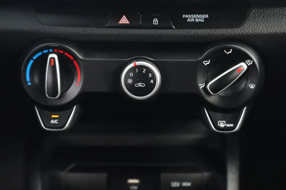 Kia Stonic 1.0 T-GDi MHEV DynamicLine 101PK Navigatie uit 2021, foto 11