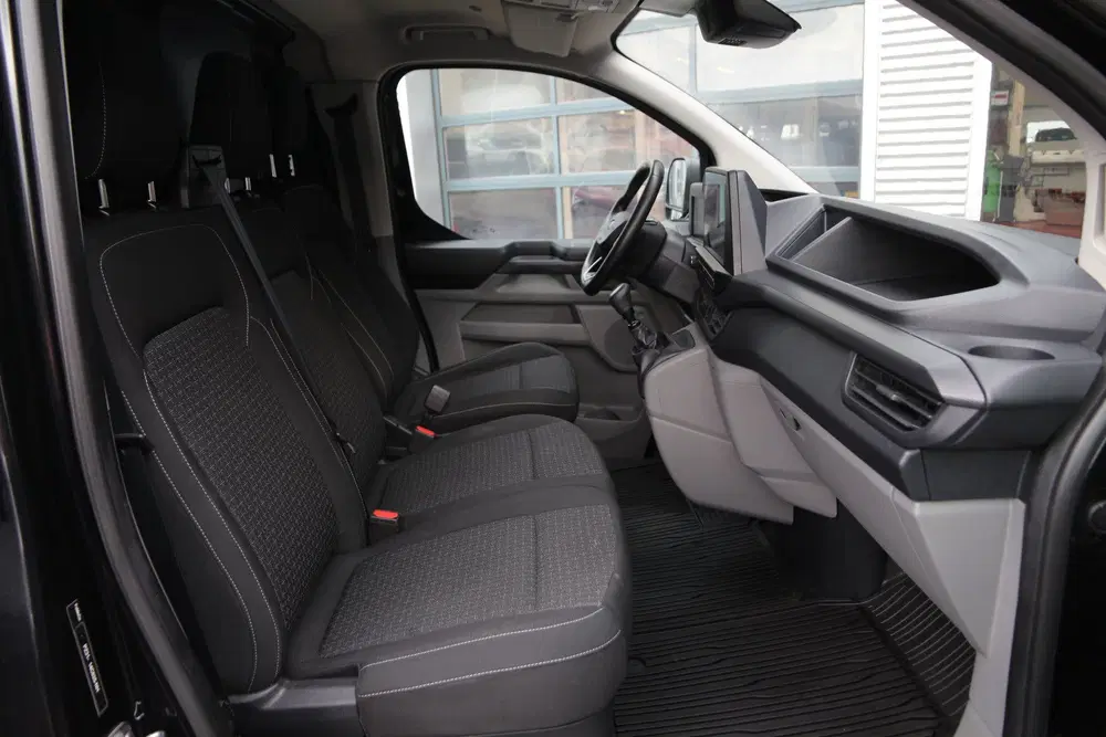 Ford Transit Custom 2.0 TDCI 110 uit 2024, foto 9