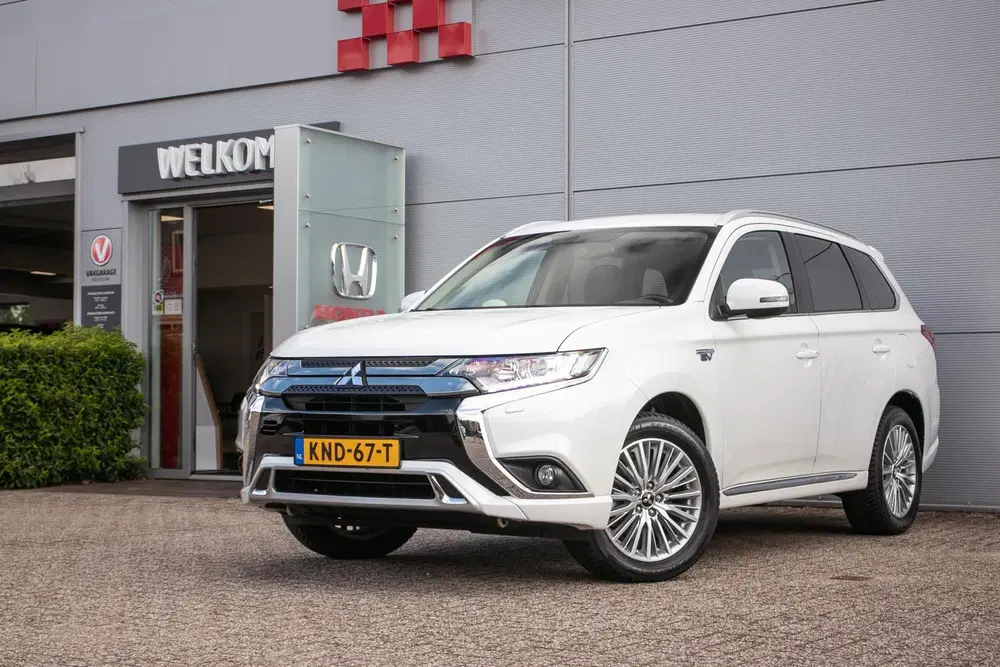 Mitsubishi Outlander 2.4 PHEV Intense+ -Afn. trekhaak uit 2020, foto 14