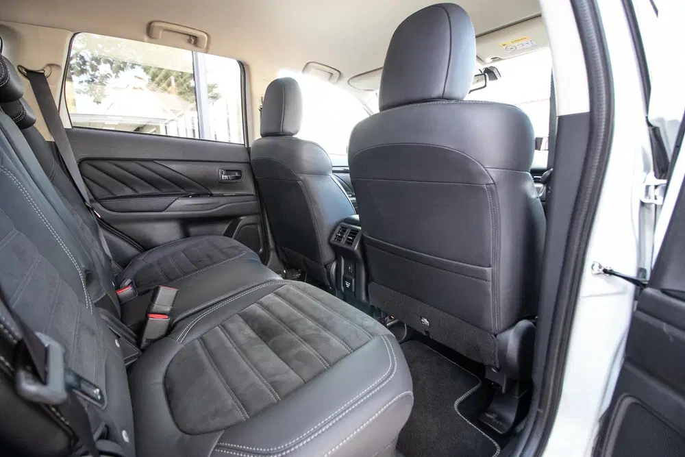 Mitsubishi Outlander 2.4 PHEV Intense+ -Afn. trekhaak uit 2020, foto 8