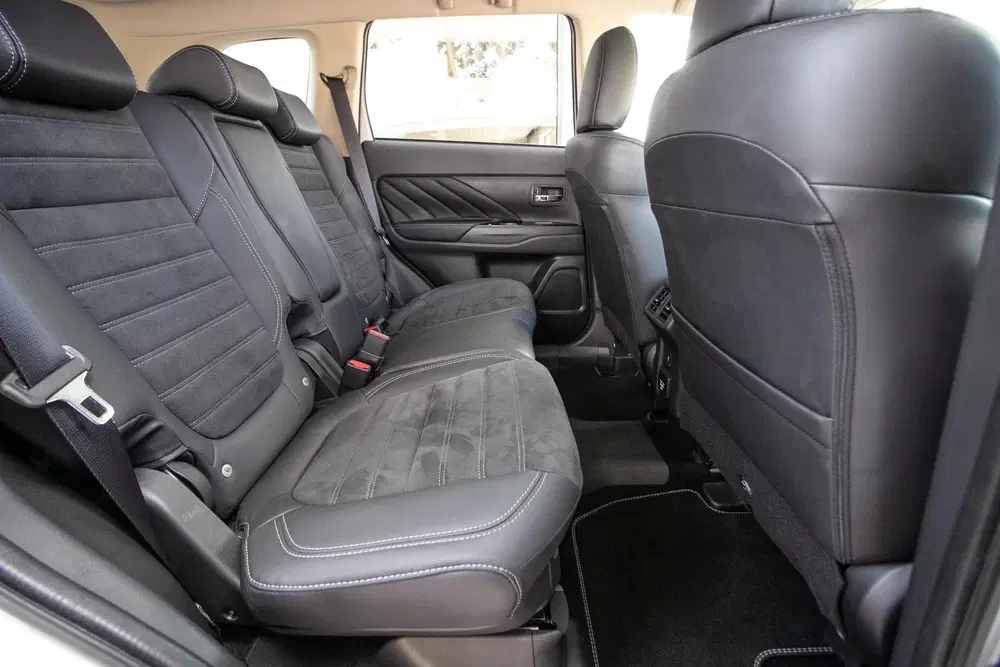 Mitsubishi Outlander 2.4 PHEV Intense+ -Afn. trekhaak uit 2020, foto 9
