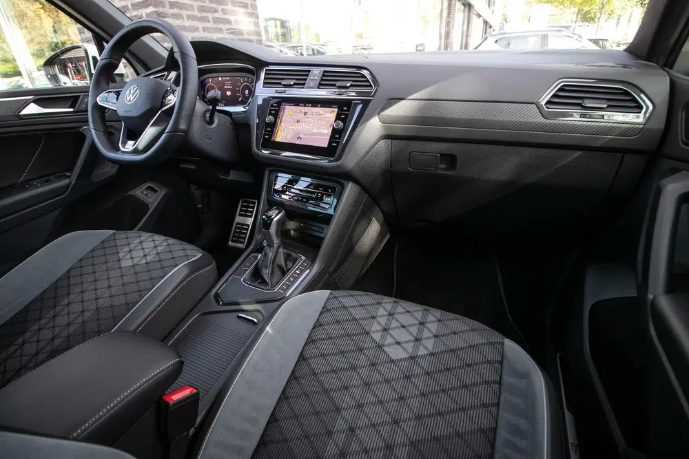 Volkswagen Tiguan 1.4 TSI eHybrid R-Line Business+ uit 2022, foto 4