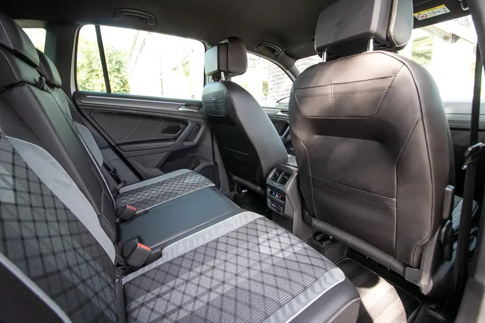 Volkswagen Tiguan 1.4 TSI eHybrid R-Line Business+ uit 2022, foto 8