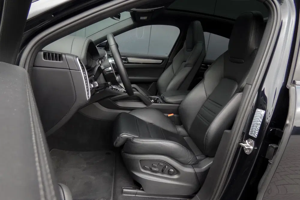 Porsche Cayenne Cayenne Coupé 3.0 E-Hybrid Platinum Editio uit 2022, foto 9