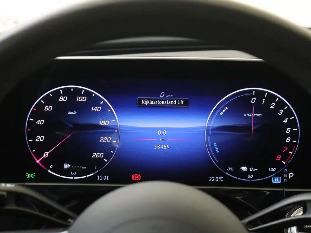 Mercedes-Benz E-Klasse 300 e Sport Edition uit 2025, foto 10
