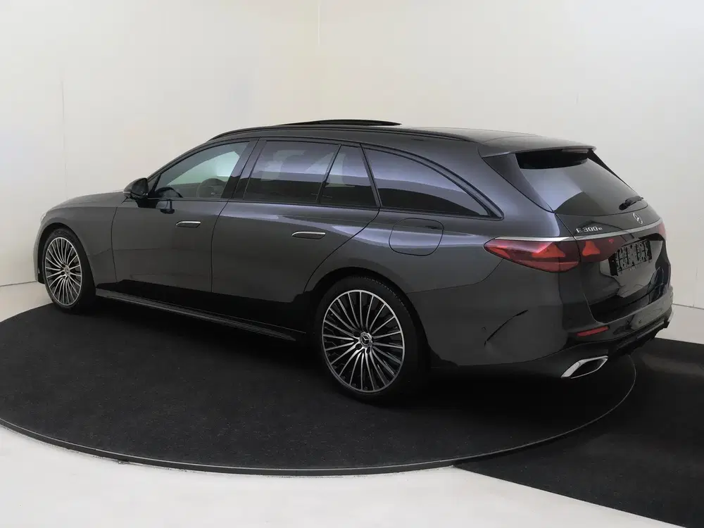 Mercedes-Benz E-Klasse 300 e Sport Edition uit 2025, foto 5