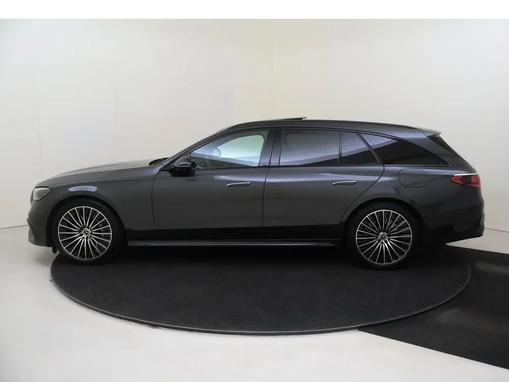 Mercedes-Benz E-Klasse 300 e Sport Edition uit 2025, foto 8