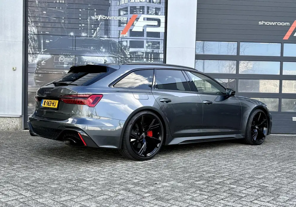Audi A6 RS 6 TFSI quattro uit 2020, foto 11