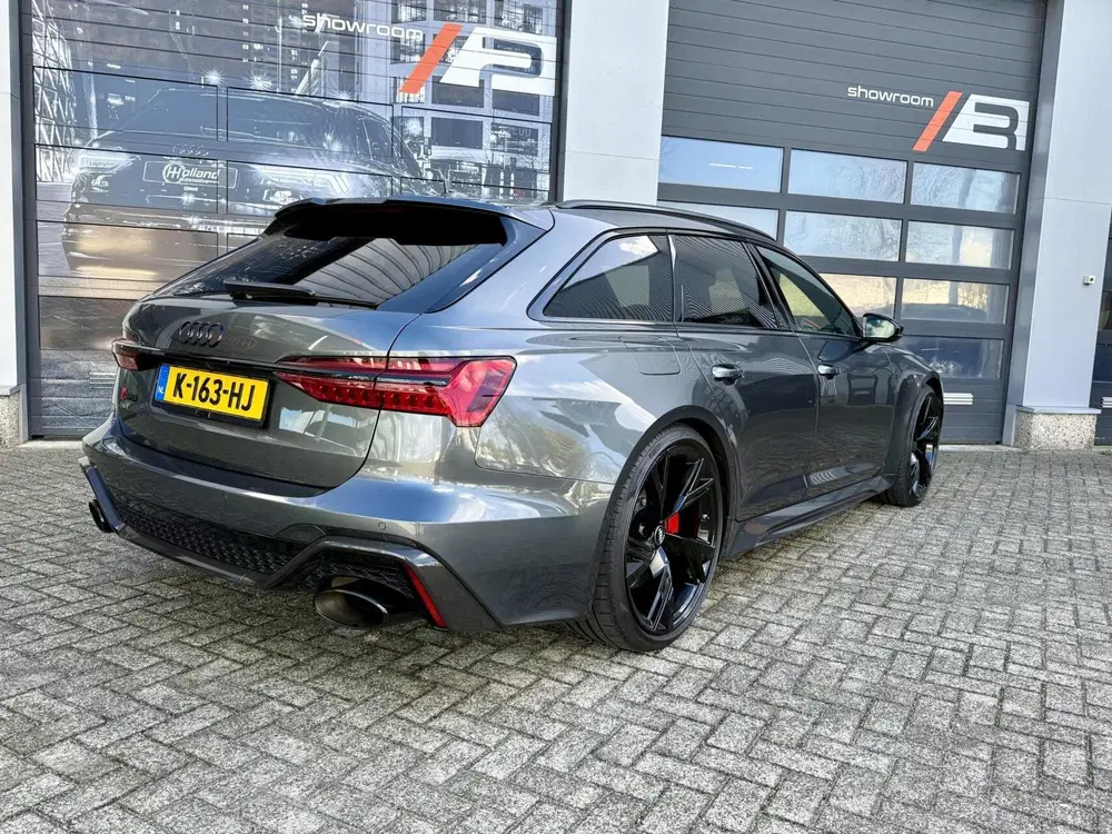 Audi A6 RS 6 TFSI quattro uit 2020, foto 12
