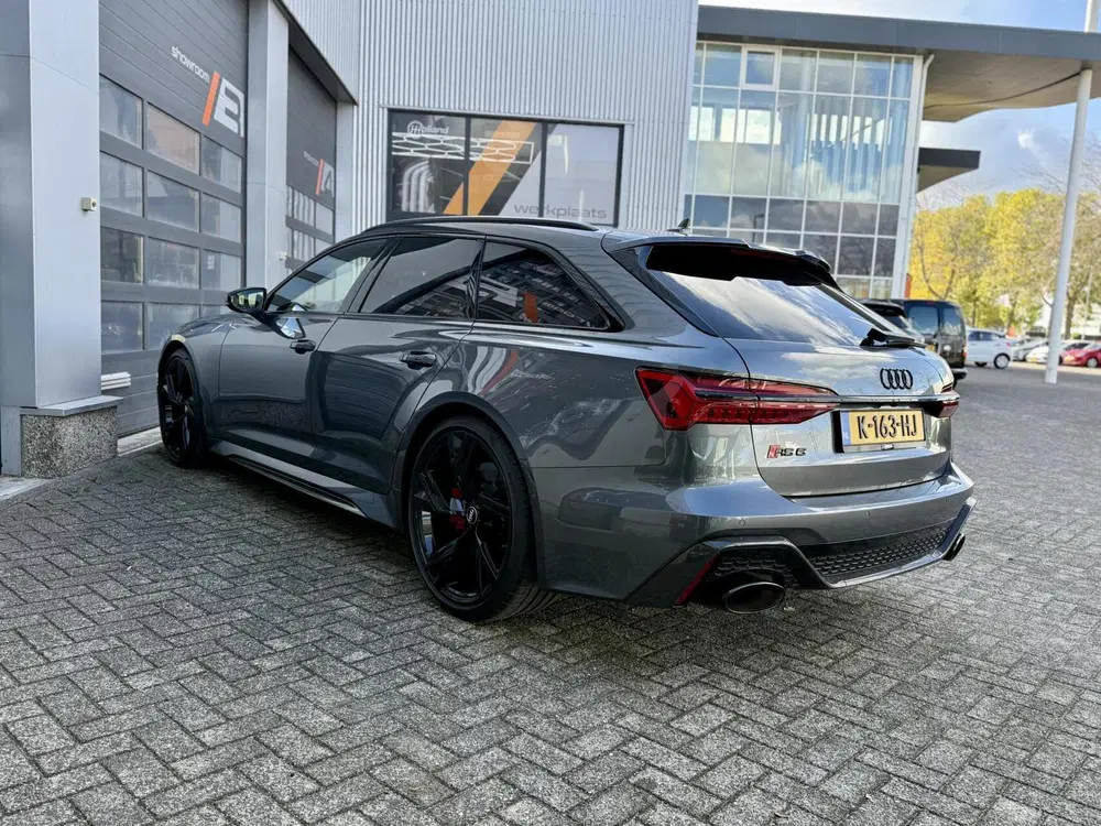 Audi A6 RS 6 TFSI quattro uit 2020, foto 15