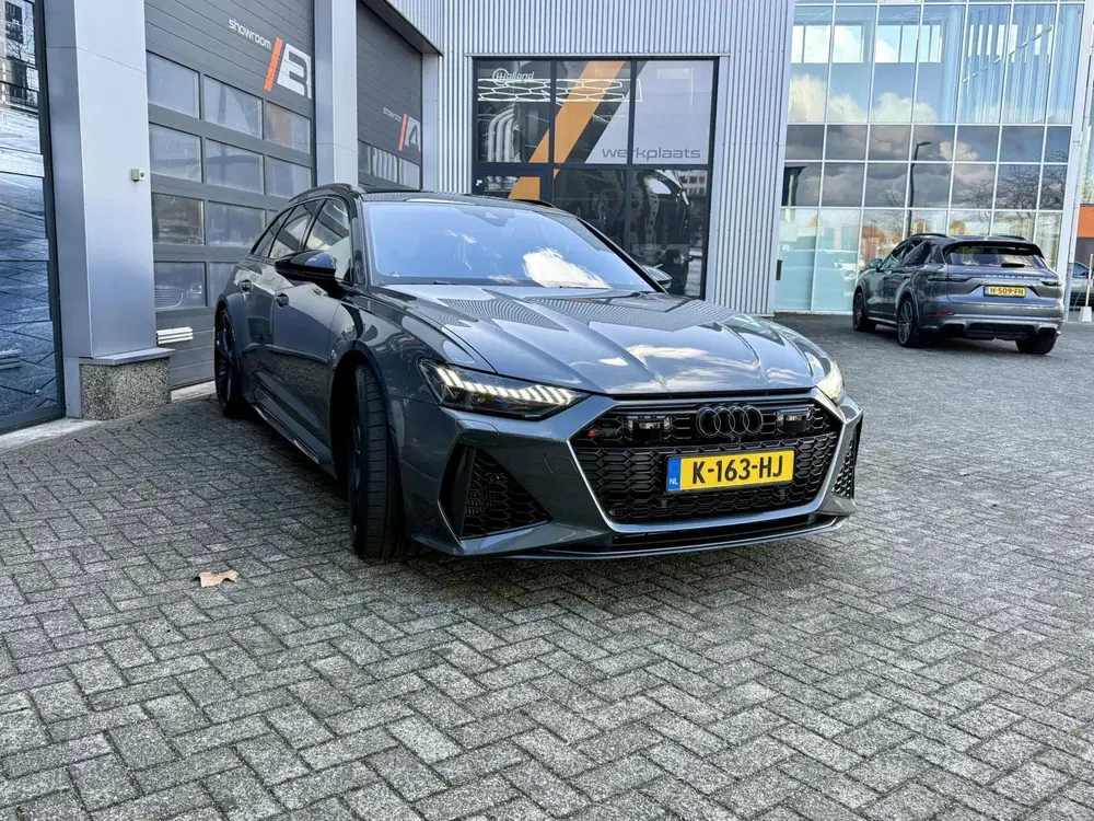 Audi A6 RS 6 TFSI quattro uit 2020, foto 8
