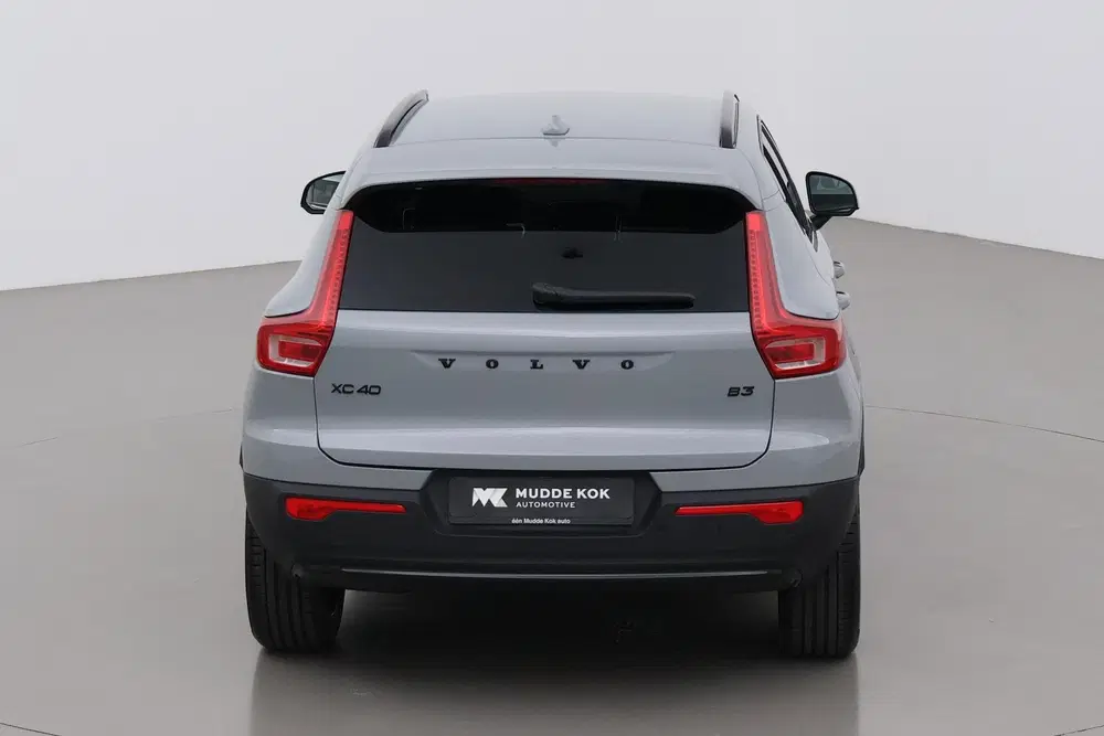 Volvo XC40 2.0 B3 Plus Black Edition uit 2025, foto 9