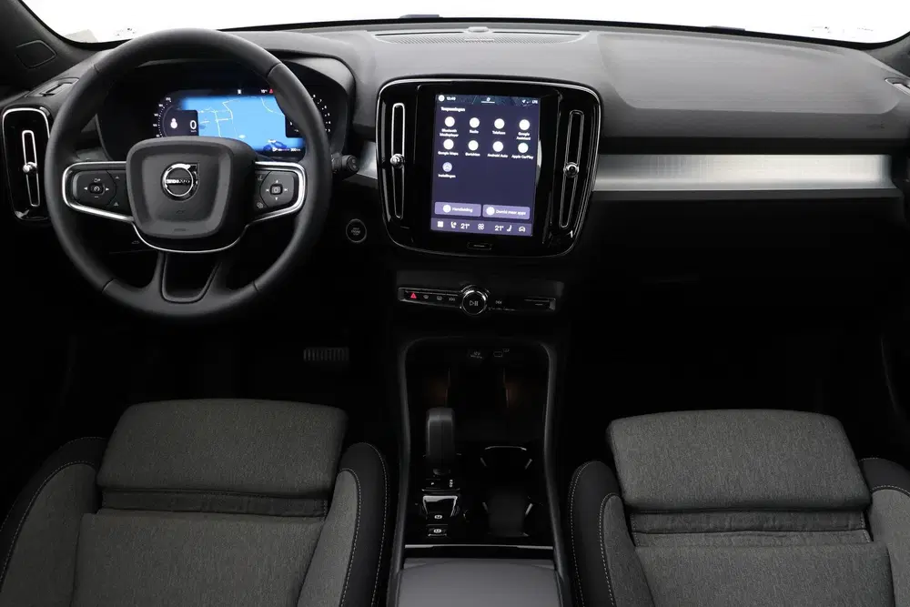Volvo XC40 2.0 B3 Plus Black Edition uit 2025, foto 4