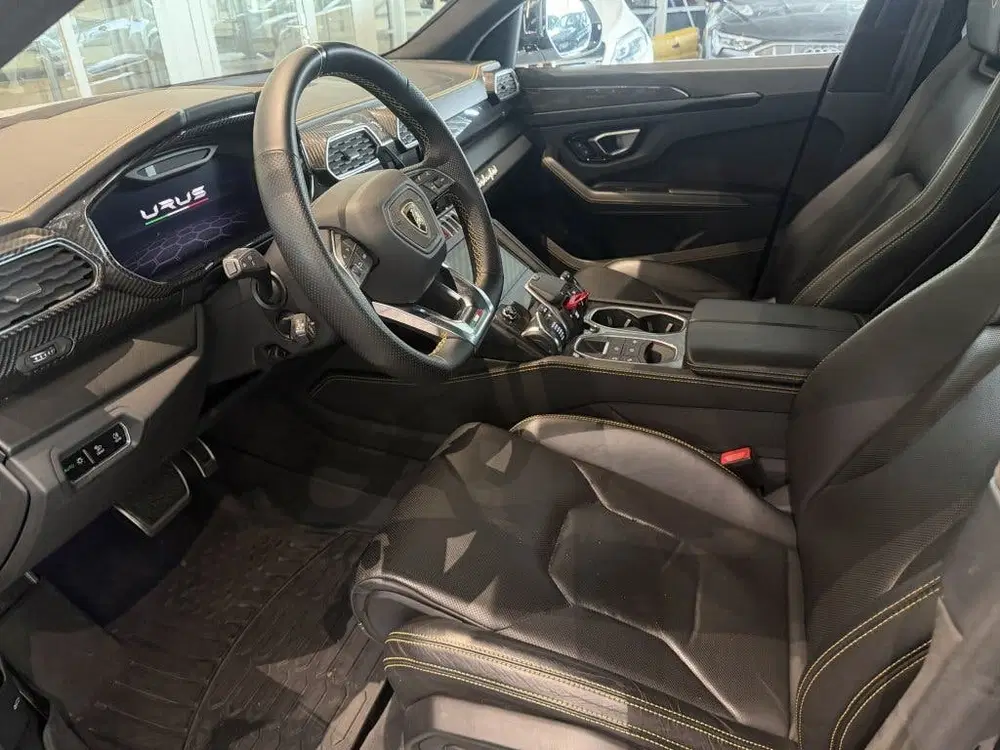 Lamborghini Urus 4.0 V8 uit 2021, foto 8