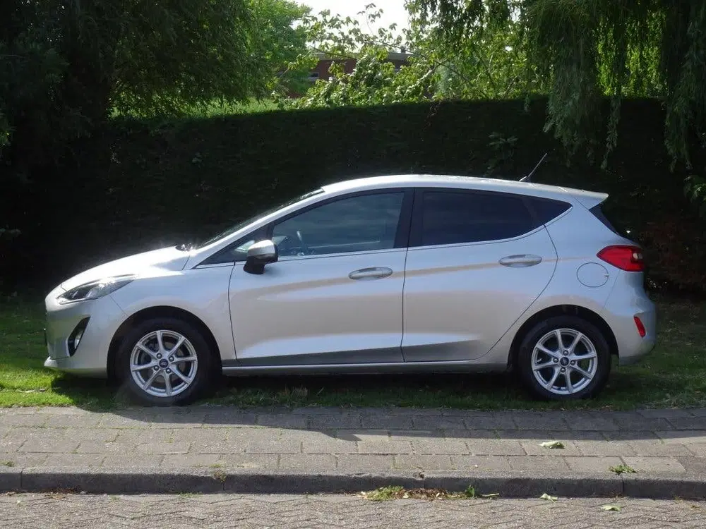 Ford Fiesta 1.0 100pk Titanium met CarPlay en Parkeers uit 2021, foto 2