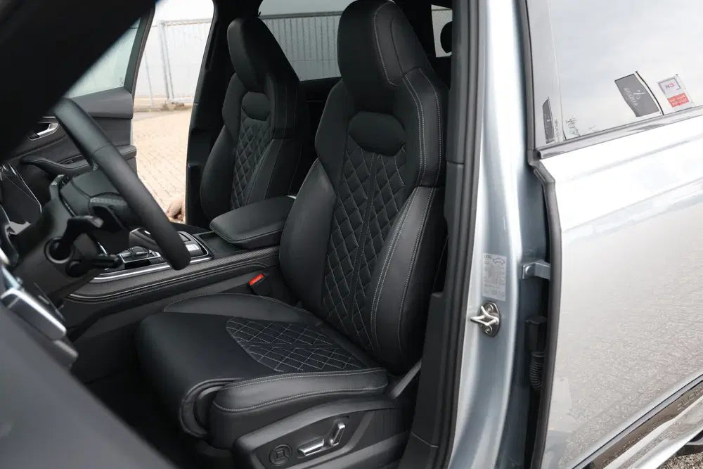 Audi Q7 55 TFSI e Quattro Competition S-Line NAP uit 2025, foto 4