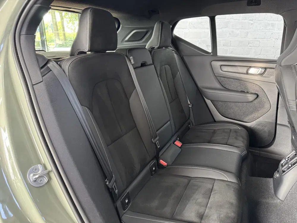 Volvo XC40 1.5 T4 PHEV Plus Dark Trekhaak Harman Kard uit 2023, foto 15