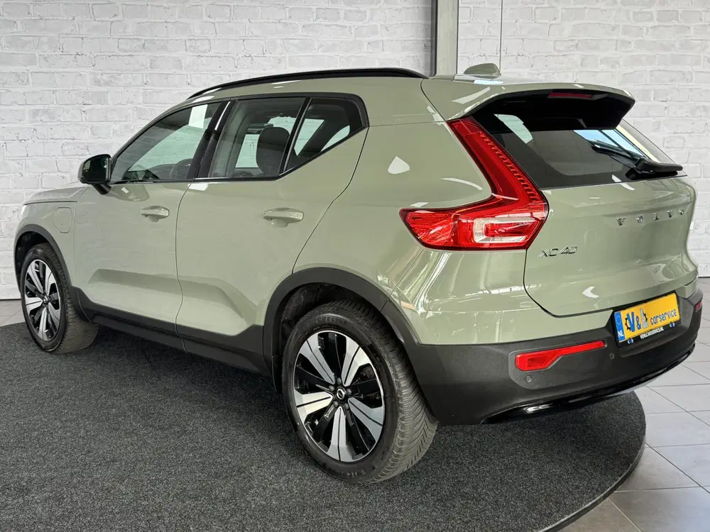 Volvo XC40 1.5 T4 PHEV Plus Dark Trekhaak Harman Kard uit 2023, foto 2