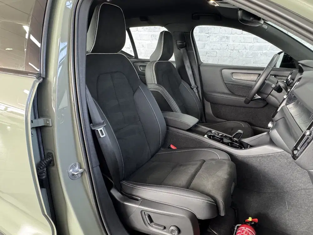 Volvo XC40 1.5 T4 PHEV Plus Dark Trekhaak Harman Kard uit 2023, foto 4