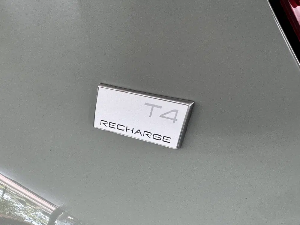 Volvo XC40 1.5 T4 PHEV Plus Dark Trekhaak Harman Kard uit 2023, foto 8