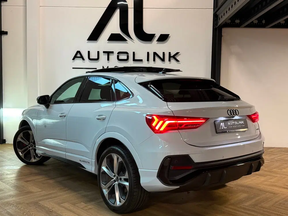 Audi Q3 Audi Q3 Sportback 40 TFSI quattro 3xS-Line uit 2022, foto 2