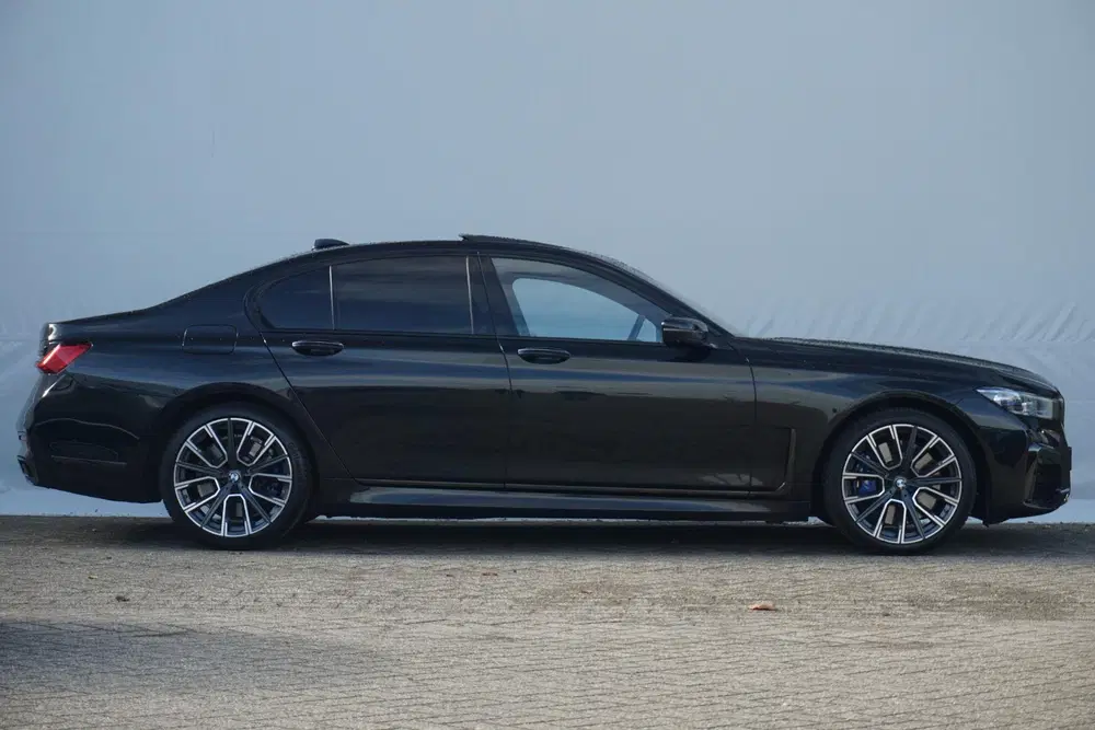 BMW 7-serie 750i xDrive High Executive uit 2022, foto 4