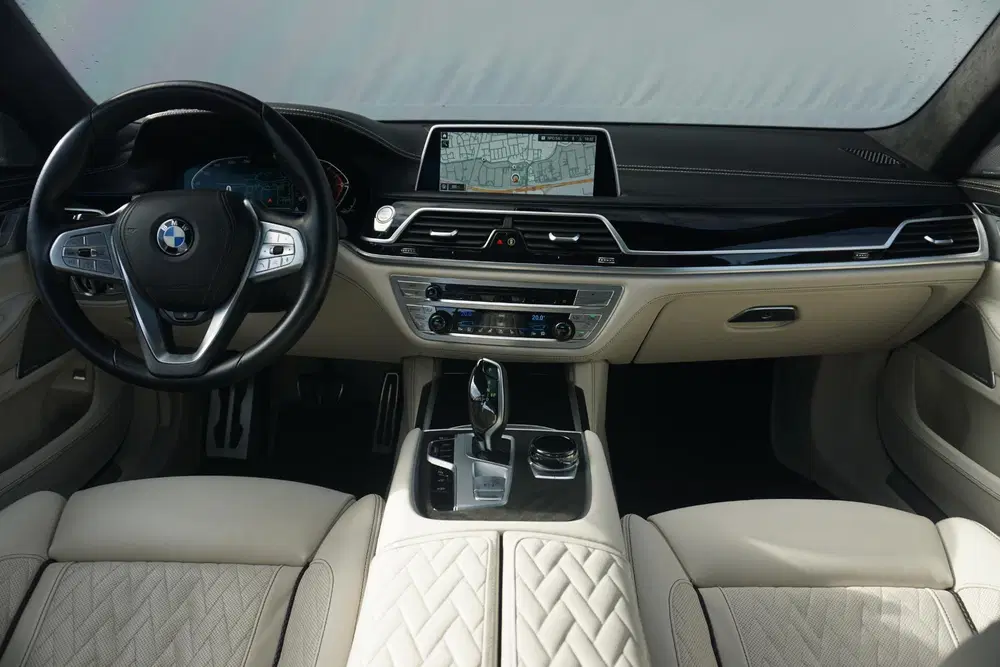 BMW 7-serie 750i xDrive High Executive uit 2022, foto 7
