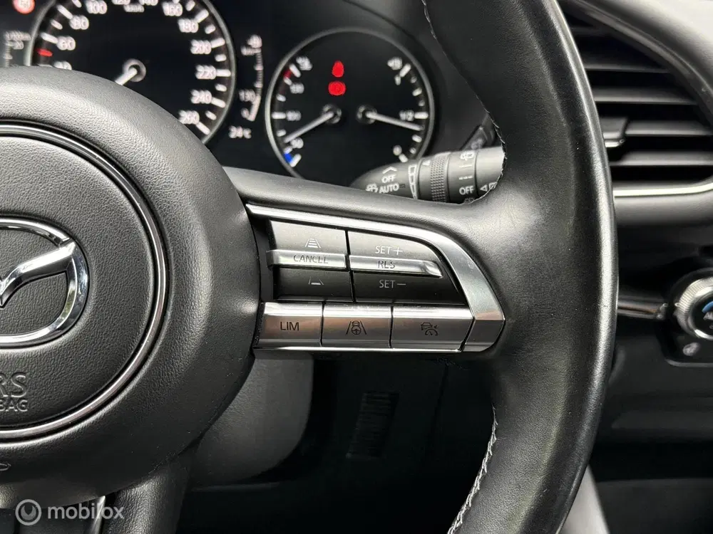 Mazda 3 2.0 e-SkyActiv-X M Hybrid 180 Luxury AWD L uit 2020, foto 15