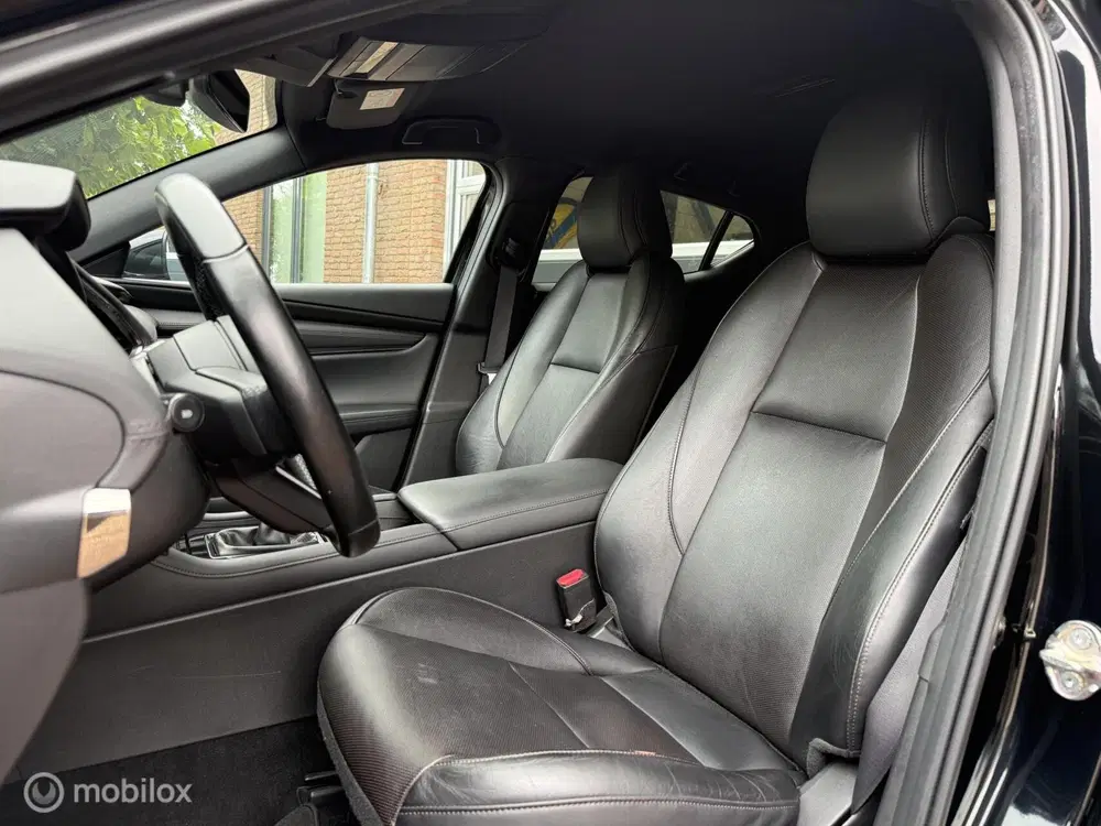 Mazda 3 2.0 e-SkyActiv-X M Hybrid 180 Luxury AWD L uit 2020, foto 3