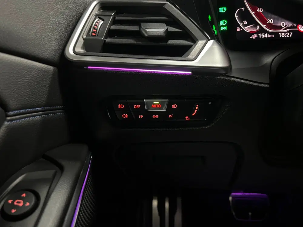 BMW 3-serie 330e High Executive uit 2019, foto 15