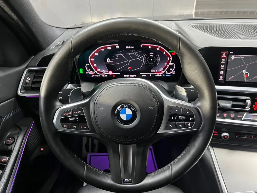 BMW 3-serie 330e High Executive uit 2019, foto 2