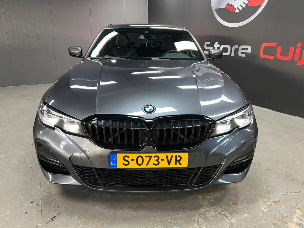 BMW 3-serie 330e High Executive uit 2019, foto 4