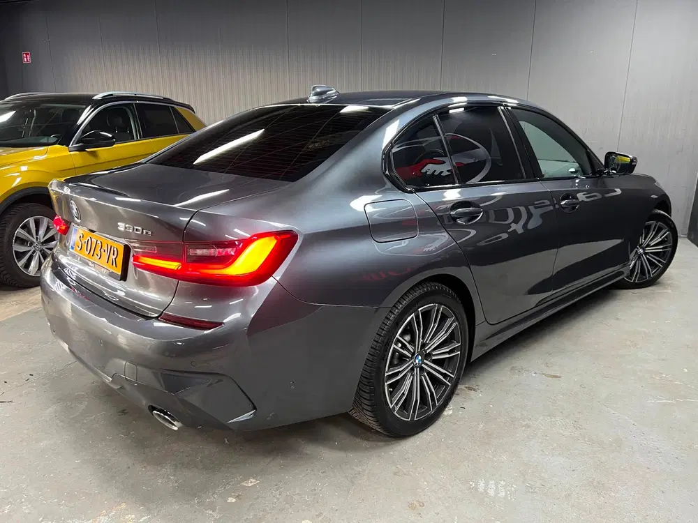 BMW 3-serie 330e High Executive uit 2019, foto 6
