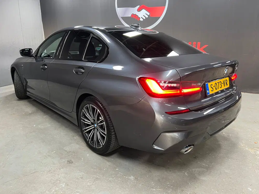 BMW 3-serie 330e High Executive uit 2019, foto 8