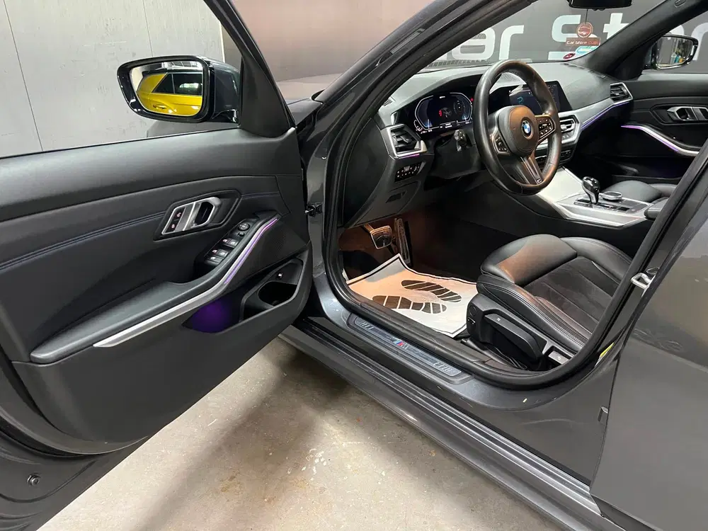 BMW 3-serie 330e High Executive uit 2019, foto 9