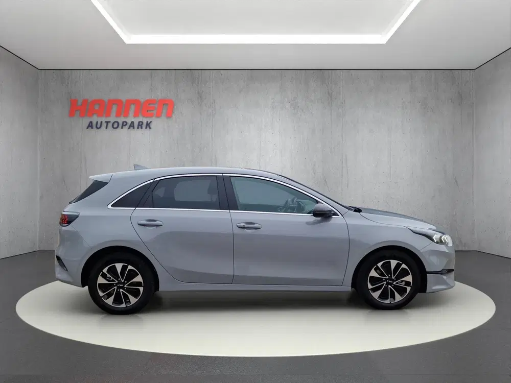 Kia Ceed 1.0 T-GDi MHEV Design Edition uit 2025, foto 2