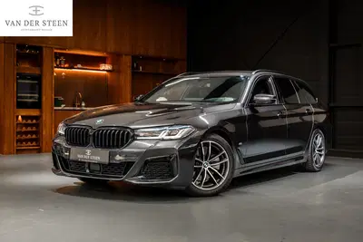 BMW 5-serie 520i Business Edition Plus Sensatec M Sp uit 2023