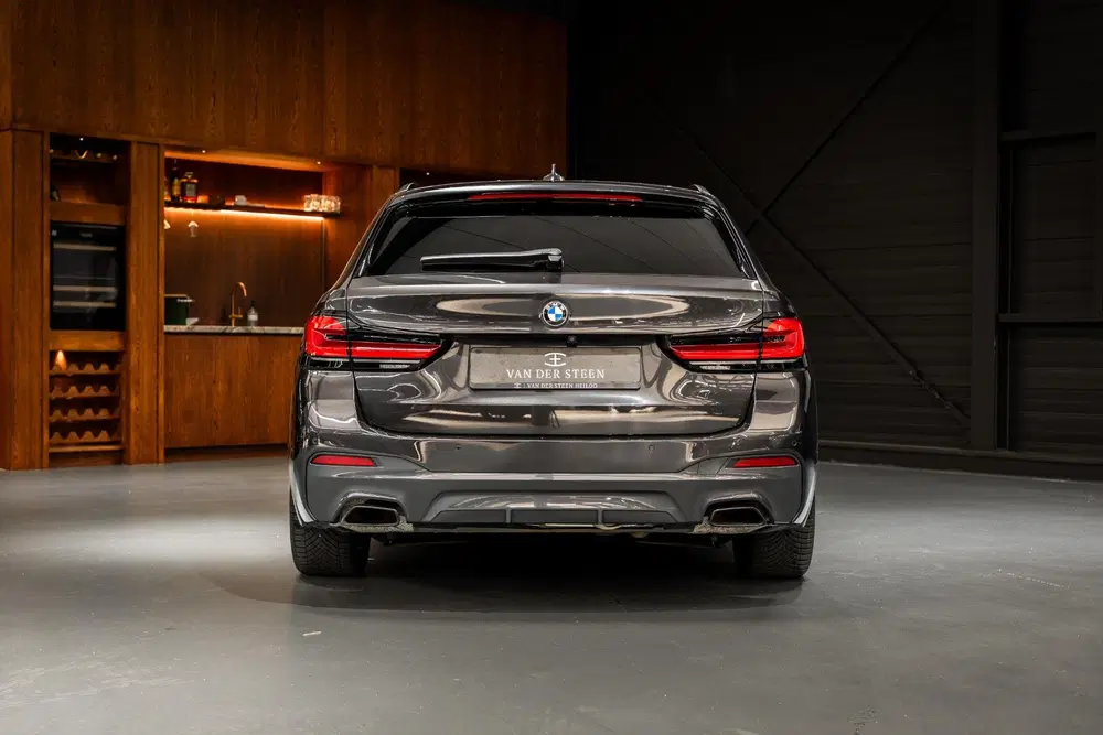BMW 5-serie 520i Business Edition Plus Sensatec M Sp uit 2023, foto 12