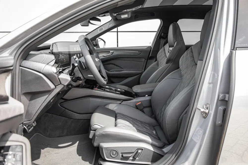 Audi A6 2.0 e-hybrid 367pk quattro S Edition Compe uit 2026, foto 4