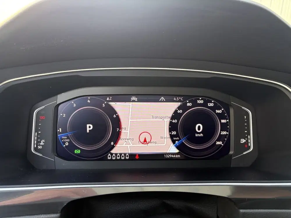 Volkswagen Tiguan Allspace 1.5 TSI AUT R-LINE 7PERS. PANODAK uit 2020, foto 13