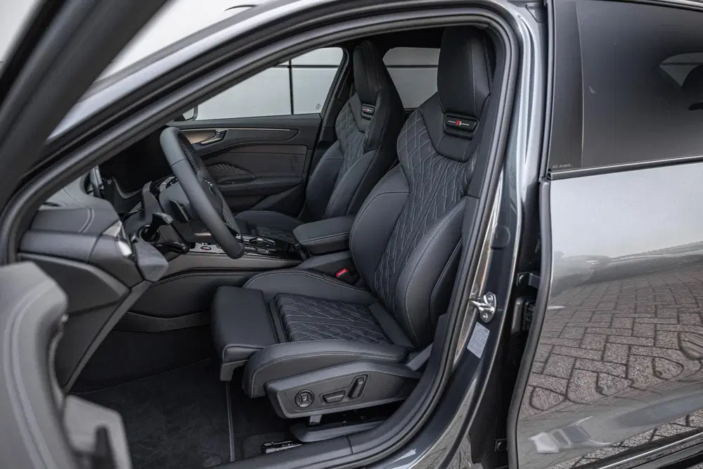 Audi A6 2.0 e-hybrid 367pk quattro S Edition Compe uit 2026, foto 4
