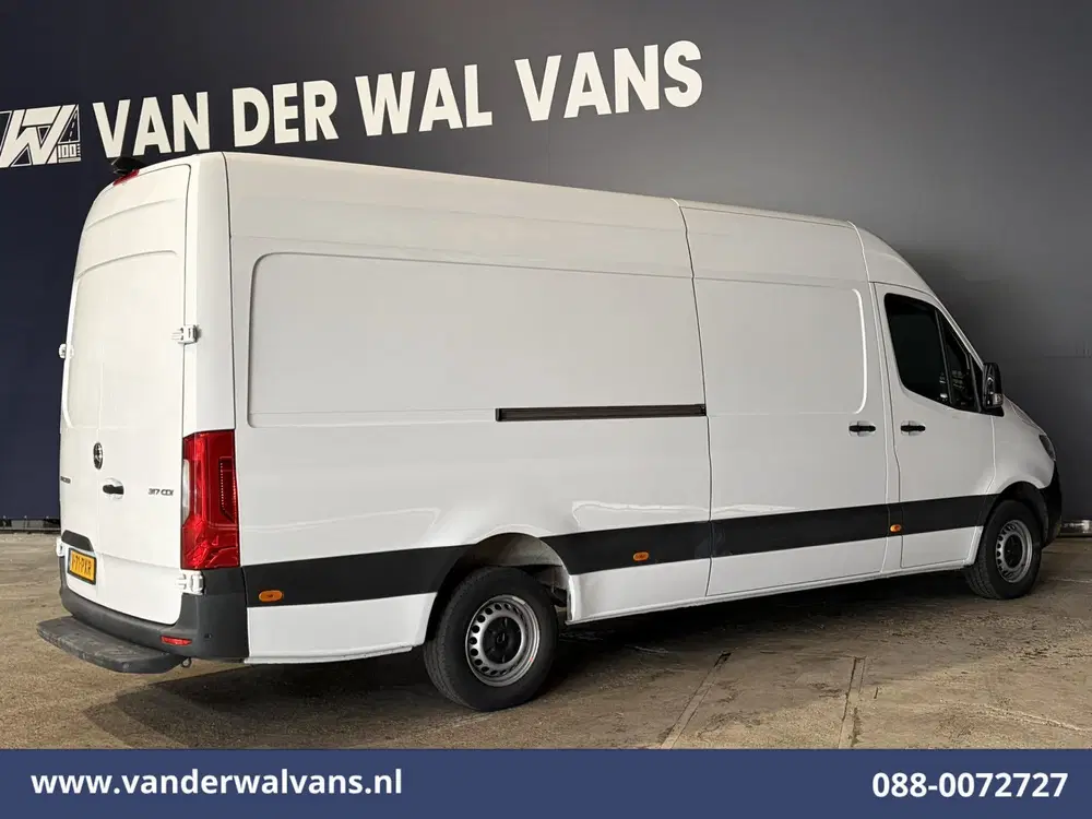 Mercedes-Benz Sprinter 317 CDI 170pk L3H2 Euro6 Airco uit 2023, foto 12