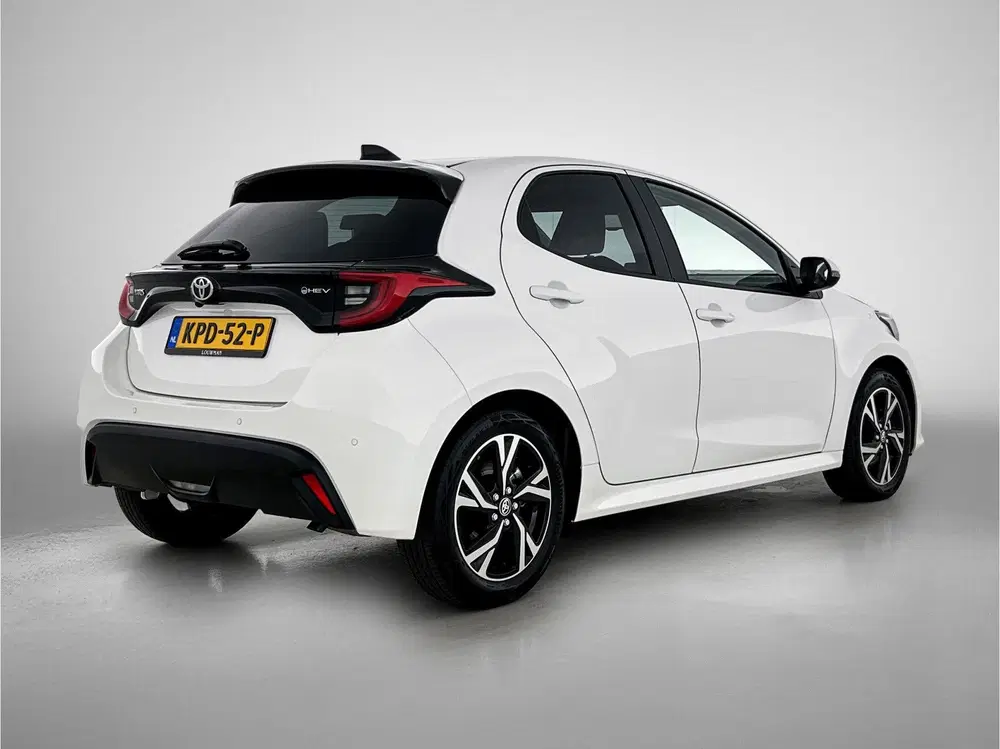 Toyota Yaris 1.5 Hybrid 115 First Edition Comfort Pack uit 2025, foto 2