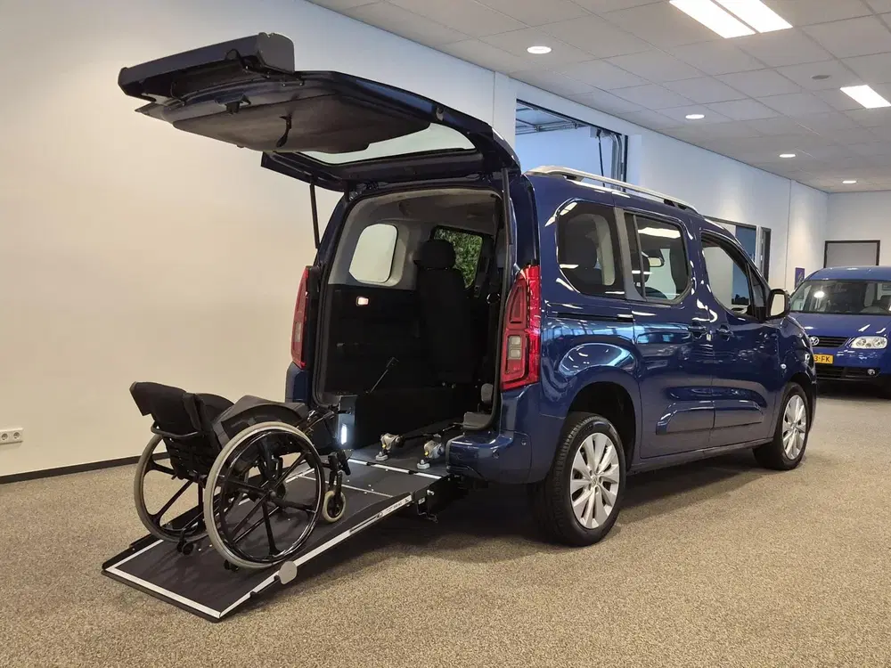 Opel Combo L1 Rolstoelauto Automaat 4+1 uit 2020, foto 11